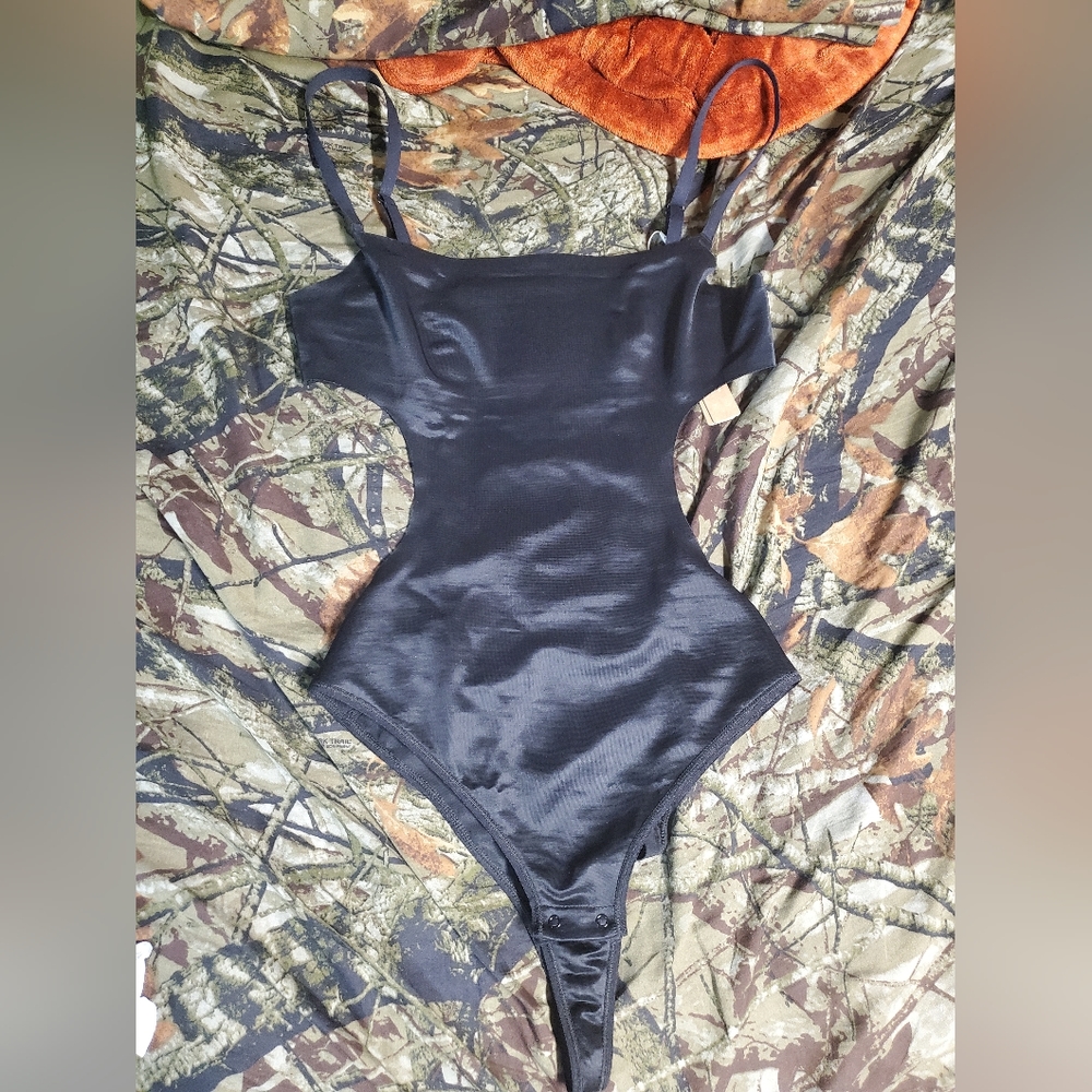 Skims bodysuit - Picture 2 of 5